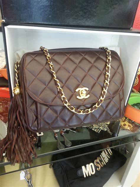 tracolla chanel vintage|old fashioned Chanel bags.